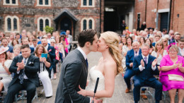 kiss